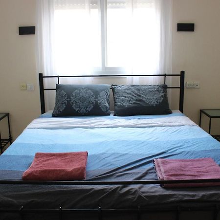 Chez Rothman Sublet Shadmot Devora Exterior photo