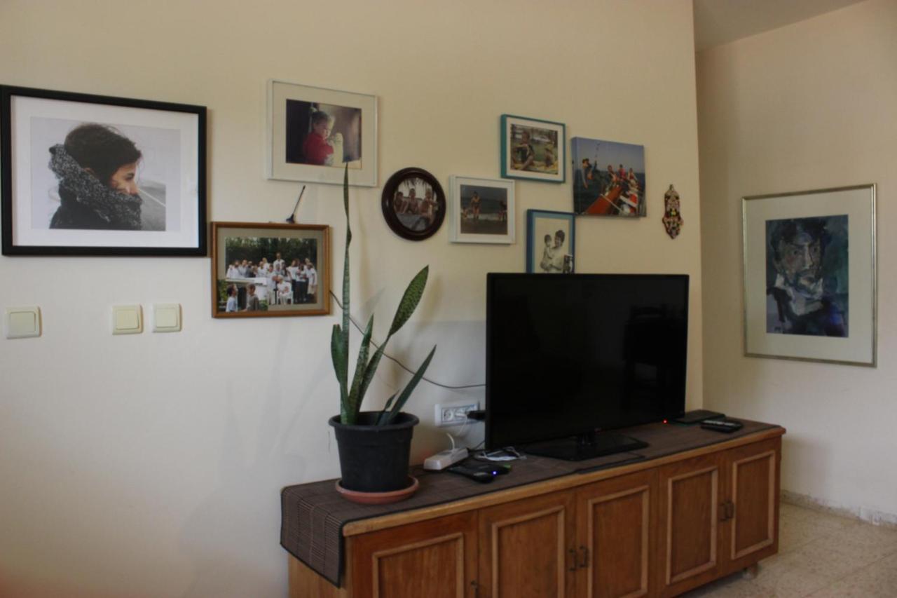 Chez Rothman Sublet Shadmot Devora Exterior photo