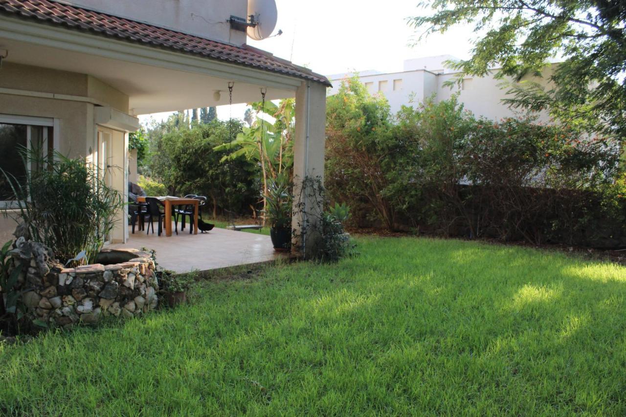 Chez Rothman Sublet Shadmot Devora Exterior photo