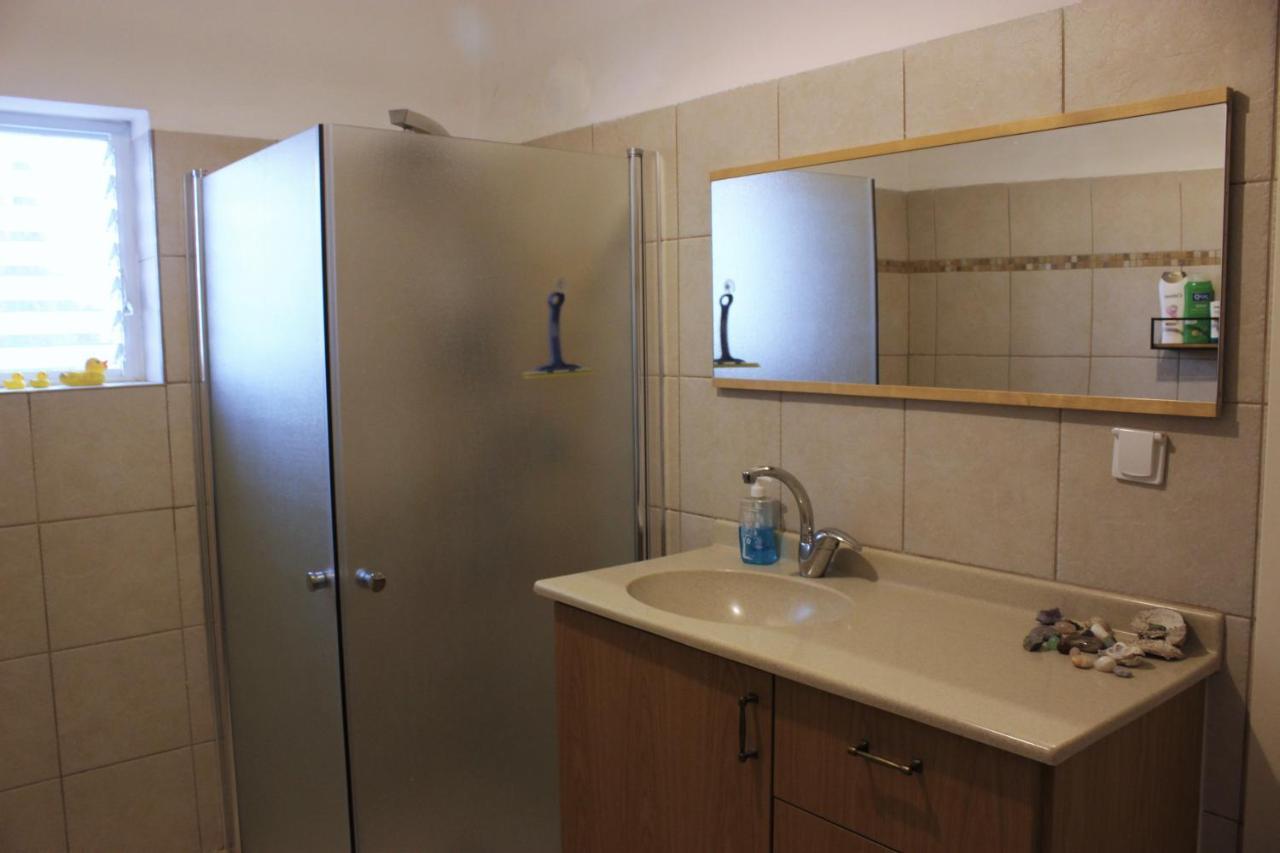 Chez Rothman Sublet Shadmot Devora Exterior photo